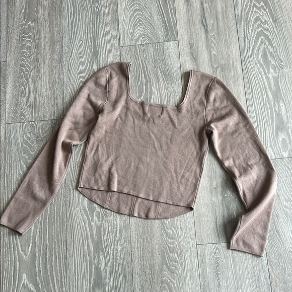 Elegant Taupe Women's Crop Top - Picture 5 of 5